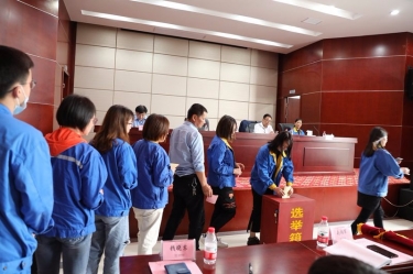 2138cn太阳集团城纸业工会第七届会员代表大会圆满举行